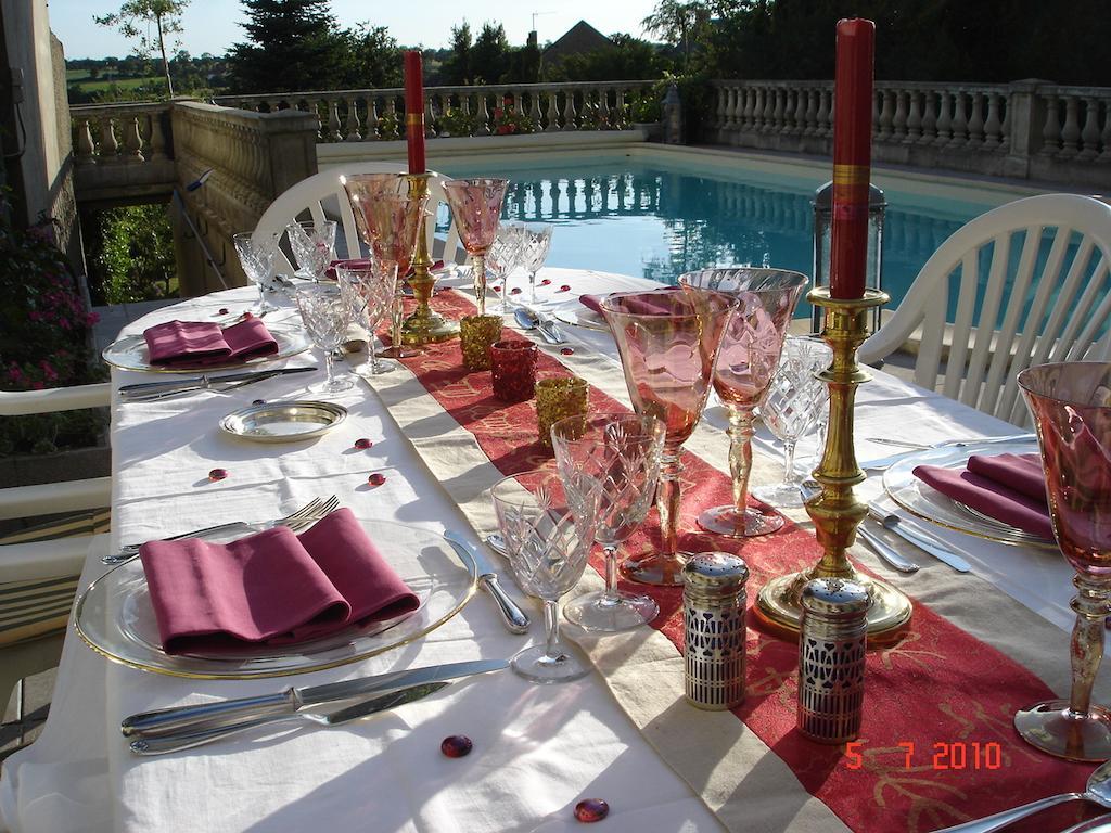 Le Petit Chateau - Tiffauges Proche Puy Dufou Ngoại thất bức ảnh