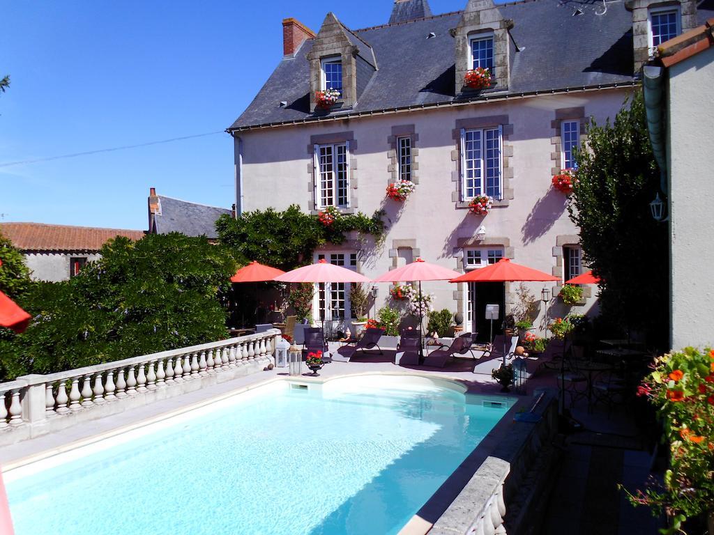 Le Petit Chateau - Tiffauges Proche Puy Dufou Ngoại thất bức ảnh